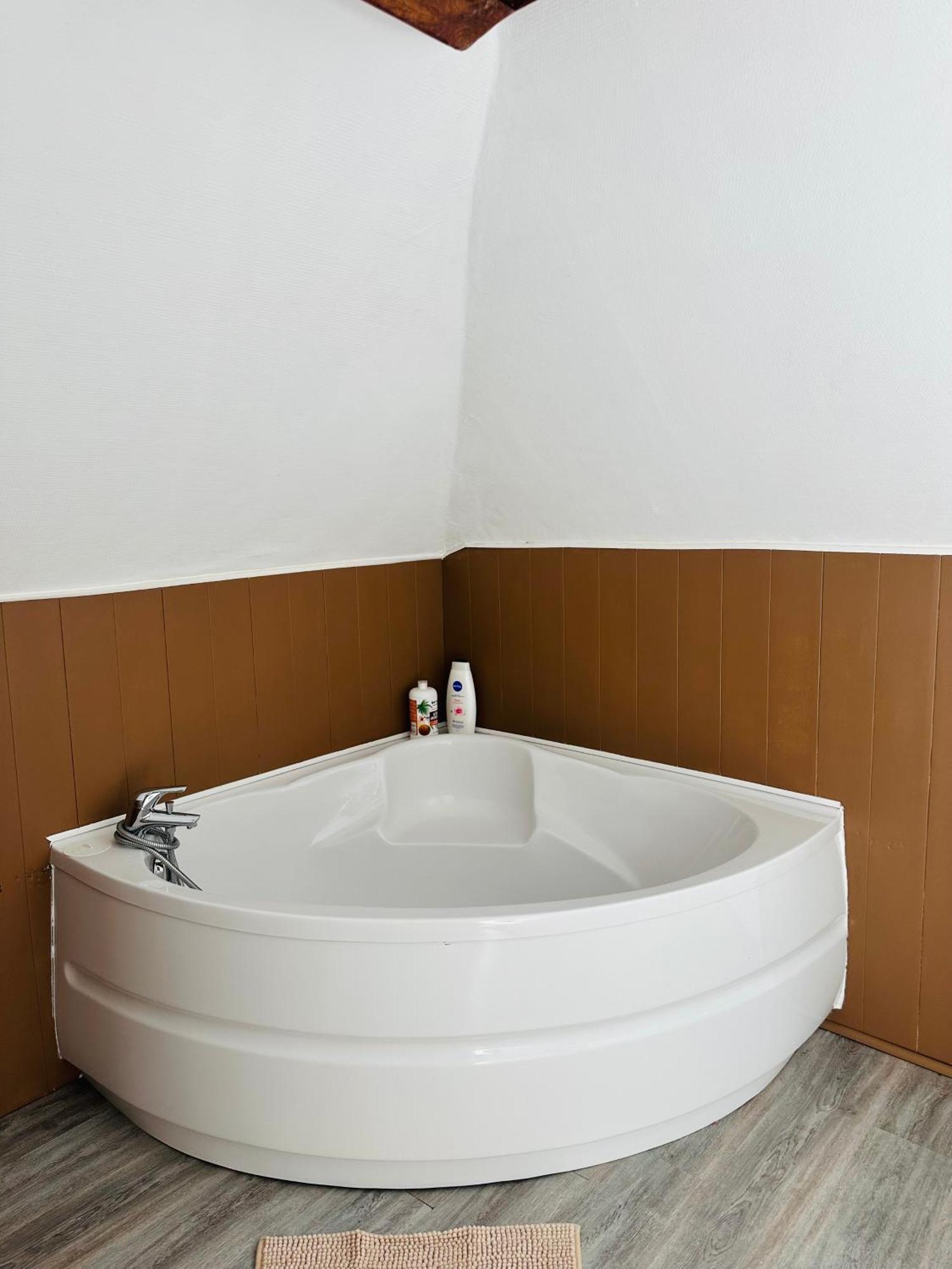 Au Cosy Bed & Breakfast Guînes Екстериор снимка